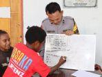 24082023-anak_sekolah_di_wamena.jpg