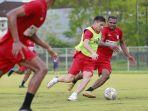 25022022-persipura_latihan-2.jpg