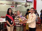 Astra-Bagikan-Bingkisan-Pelanggan.jpg