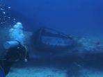 papua/Catalina-Wreck.jpg