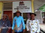 Dewan-Adat-Papua-memberi-keterangan-Pers-di-Abepura-Sabtu.jpg