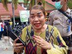Direktur-RS-Abepura-dr-Daisy-C-Urbinas-merespon-ratusan.jpg