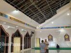 GEMPA-Atap-plafon-Masjid-Nurul-Amin-di-Dok-V-Atas-Kota-Jayapura-Papua-yang-roboh.jpg