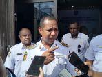 Gubernur-Papua-Selatan-Apolo-Safanpo-ks.jpg