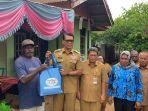 Gubernur-Papua-Selatan-Serahkan-Bantuan-Wapres-Gibran-Kepada-Masyarakat-Merauke.jpg