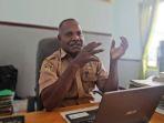 Kepala-Dinas-Ketahanan-Pangan-Nabire-Yasor-Victor-Sawofhf.jpg