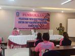 Kepala-Disnakertrans-Kabupaten-Jayapura-Essau-Awoit.jpg