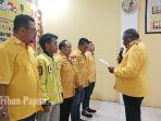 Ketua-DPD-Golkar-Kota-Jayapura-Abisai-Rollo-melantik-Badan-Pemenangan-Pemilu.jpg