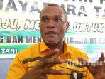 Ketua-DPD-II-Partai-Golkar-Kabupaten-Jayapura-Yanto-Eluay-saat.jpg