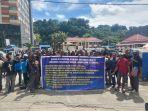 Mahasiswa-Dukung-Johannes-Rettob.jpg