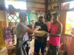 Polres-Asmat-salurkan-bantuan-untuk-warga.jpg