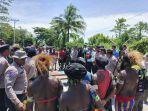 Suasana-penyelesaian-konflik-di-Jalan-Baru-Mimika-Papua-Tengah-Rabu-22120225.jpg