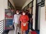ds-43-pelaku-penyiraman-kepada-wajah-dan-badan-istrinya-dengan-air-mendidih.jpg