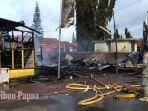 tiga-kios-papan-disamping-polres-merauke.jpg