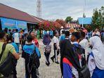 wa-SMP-yang-sedang-melengkapi-persyara.jpg