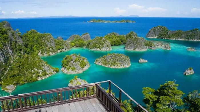 Pemandangan gugusan pulau yang dapat dilihat oleh wisatawan di Piaynemo, Kabupaten Raja Ampat, Provinsi Papua Barat, Selasa (26/10/2021).(kompas.com / Nabilla Ramadhian)