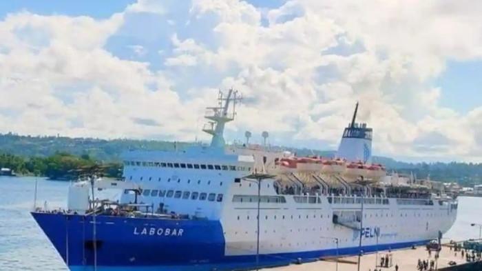 FAKFAK - Tampak KM Labobar yang menjadi salah satu angkutan arus mudik Lebaran 2026 di Kabupaten Fakfak Provinsi Papua Barat.