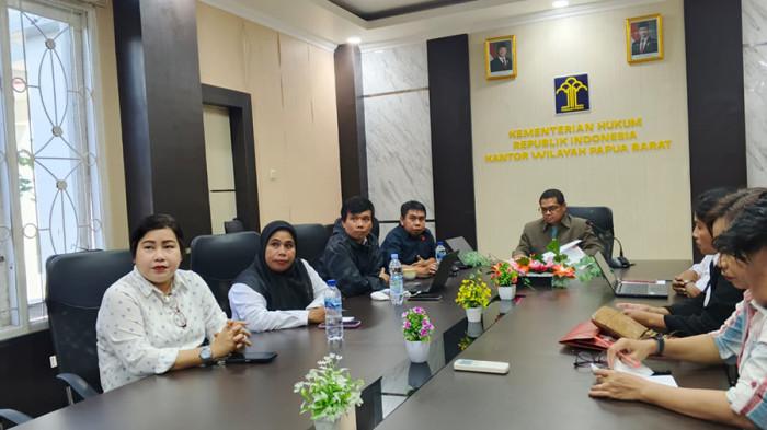 Kanwil Kemenkum Pabar Harmonisasi 10 Rancangan Produk Hukum Daerah Manokwari  Selatan - Tribunpapuabarat.com