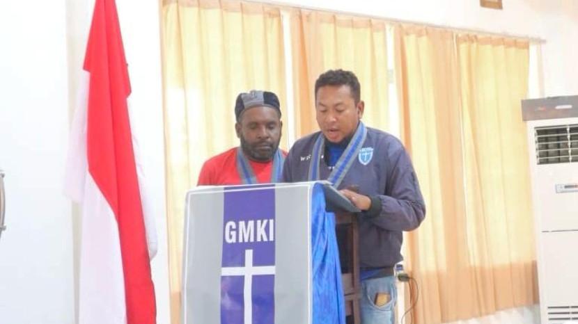 GMKI Manokwari Kecam Pembakaran Mahkota Cenderawasih - Tribunpapuabarat.com