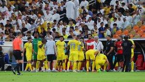 Cristiano-Ronaldo-bersama-pelatih-dan-pemain-Al-Nassr-dalam-laga-melawan-Al-Hilal.jpg