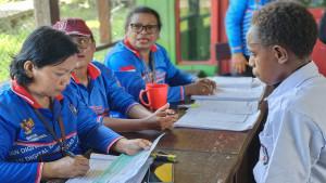 Disdukcapil-Teluk-Bintuni-membuka-layanan-jemput-bola-di-SD-Inpres-Tomu.jpg