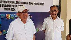 Hendrik-Syake-Mambor-dan-Andarias-Kayukatui-memberikan-keterangan-pers.jpg
