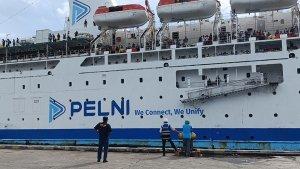 KM-Labobar-bersandar-di-Pelabuhan-Manokwari.jpg