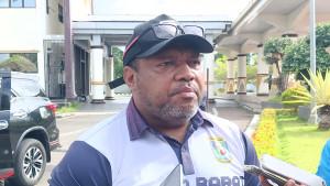 Kepala-Dinas-ESDM-Papua-Barat-Sammy-Saiba-Jumat-2692025.jpg