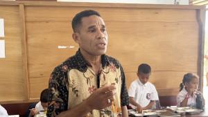 Kepala-SD-Negeri-85-Wasay-Suib-Abdullah-Kamis-9102025.jpg