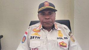 Kepala-Satpol-PP-Teluk-Bintuni-Zeth-Kehek-Selasa-2462025.jpg