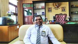Luksen-Jems-Mayor-Kakanwil-Kemenag-Papua-Barat.jpg