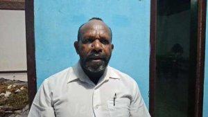 Marinus-Kosay-staf-Majelis-Rakyat-Papua-MRP.jpg