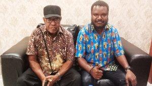 Marinus-Mandacan-Daniel-Mandacan-ikut-pemeriksaan-kesehatan-di-RSUD-Papua-Barat.jpg