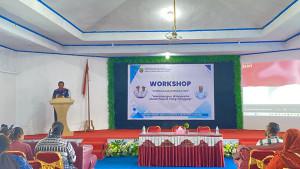 Okto-Rahanra-menyampaikan-laporan-panitia.jpg
