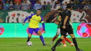 Pemain-Al-Nassr-Cristiano-Ronaldo-dalam-satu-pertandingan-di-Liga-Arab-Saudi.jpg