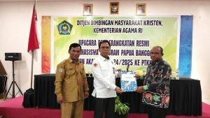 Penyerahan-mahasiswa-program-Papua-Bangga.jpg