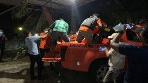 Proses-evakuasi-mayat-di-Kompleks-Perumahan-BPK-Papua-Barat.jpg