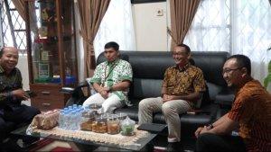 Purwadhi-Adhiputranto-bersama-Kepala-KPPN-Manokwari.jpg