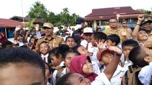 Romilus-Tatuta-mengapresiasi-launching-program-Makan-Bergizi-Gratis.jpg