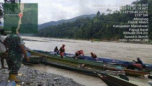 Satu-excavator-mesin-pengeruk-jatuh-ke-dalam-Bendungan-Warior.jpg