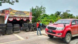 Satuan-Narkoba-Polres-Sorong-Selatan-memeriksa-kendaraan-dan-pengendara-di-Pos-Klamit.jpg
