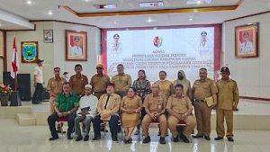 Yohana-Dina-Hindom-memberikan-penyampaian-khusus-dalam-seleksi-Sekda-Fakfak.jpg