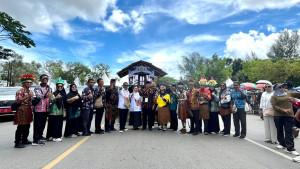 pawai-taaruf-Seleksi-Tilawah-Quran-dan-Hadis-STQH-Nasional-XXVIII-di-Kota-Kendari.jpg