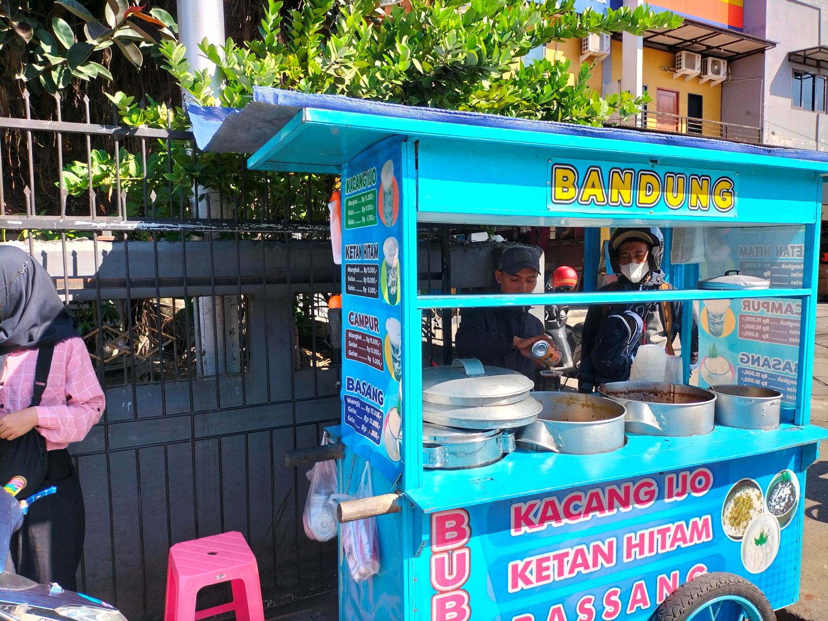 Mas Rohim Sukses Berdagang Bubur Kacang di Manokwari, Lapaknya Selalu Ramai, Berikut Ulasannya