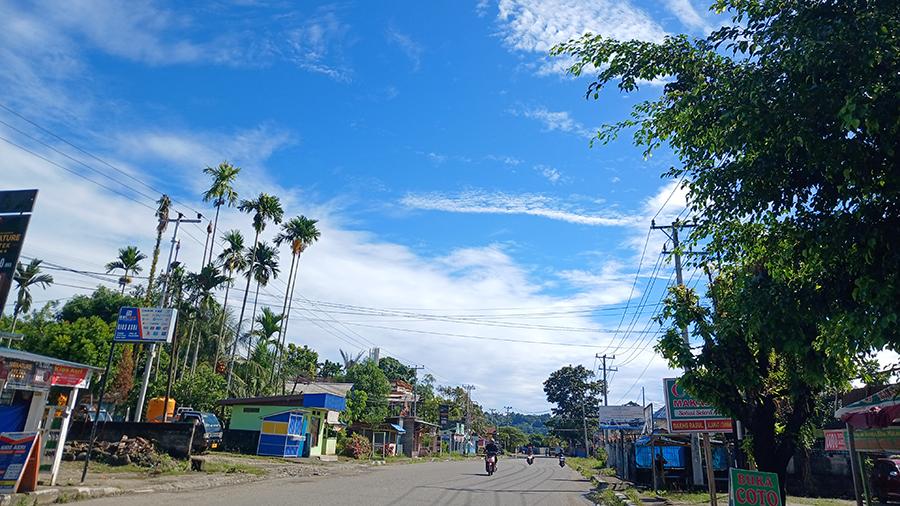 Cuaca-cerah-berawan-di-Jalan-Trikora-Rendani.jpg