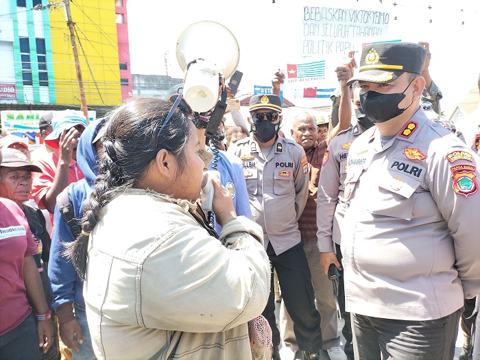 Demo-Tolak-DOB-di-Kota-Sorong.jpg