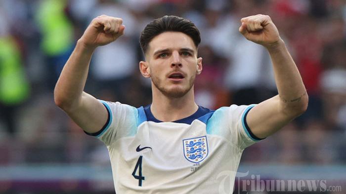 Kieran Trippier Puji Declan Rice, Sebut Lebih Baik dari Gelandang Arsenal dan Manchester United
