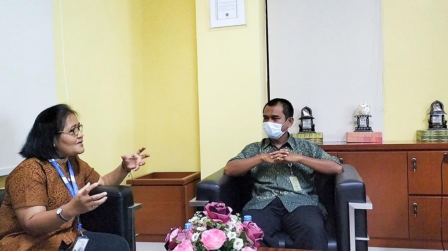 General-Bisnis-TribunPapuaBaratcom-Marina-Napitupulu-bersilahturahmi-UPBJJ-UT-Sorong.jpg