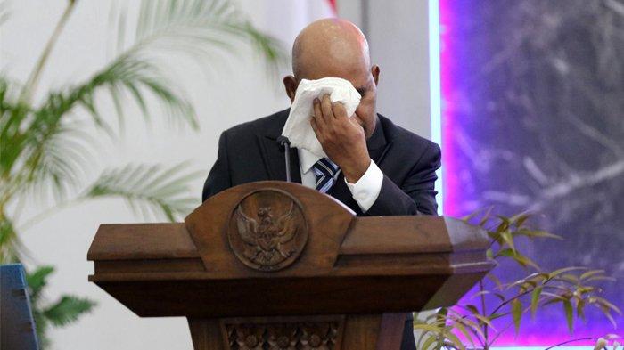 Gubernur-Papua-Lukas-Enembe-menyampaikan-belasungkawa.jpg