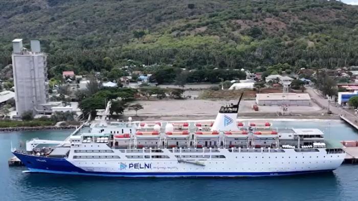 Kapal-Pelni-di-Laut.jpg